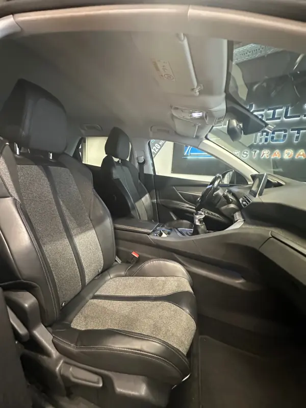 Peugeot 3008 1.2 PureTech Allure Pack 15