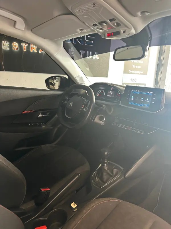 Peugeot 2008 13