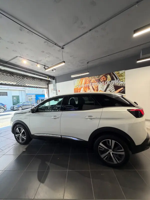 Peugeot 3008 1.5 BlueHDi Allure Pack EAT8 10