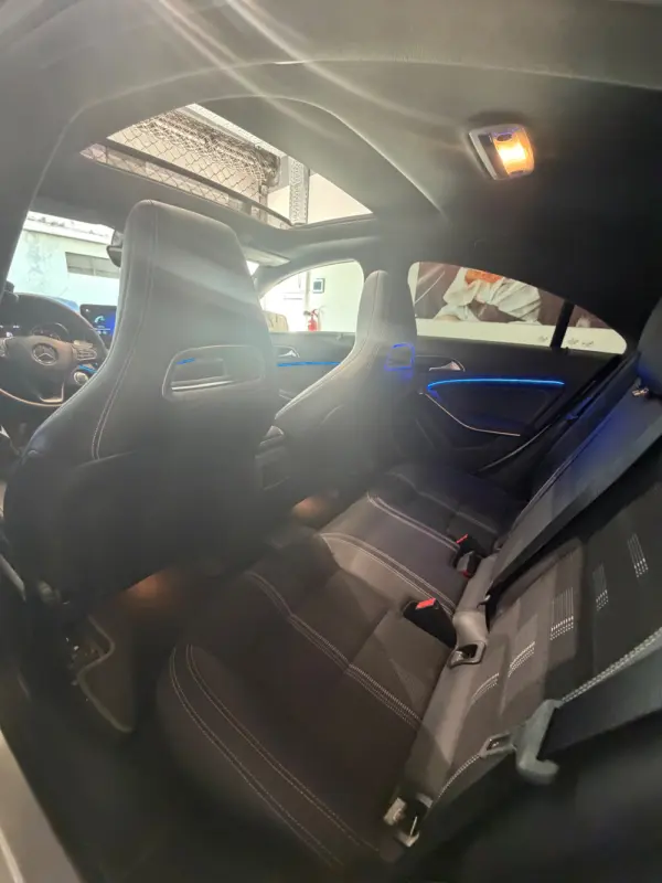 Mercedes-Benz CLA 180 Outro 7