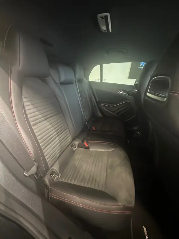 Mercedes-Benz CLA 180 d Shooting Brake AMG Line Aut. 14