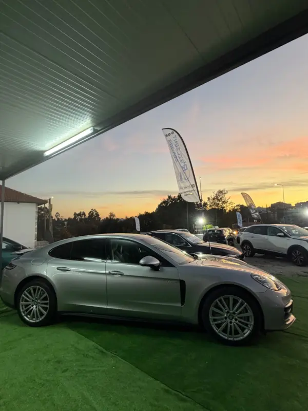 Porsche Panamera 4 E-Hybrid 4
