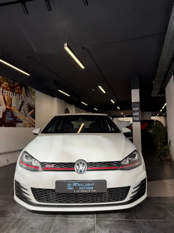Volkswagen Golf Outro 2