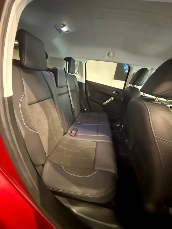 Peugeot 2008 1.2 PureTech Allure 15