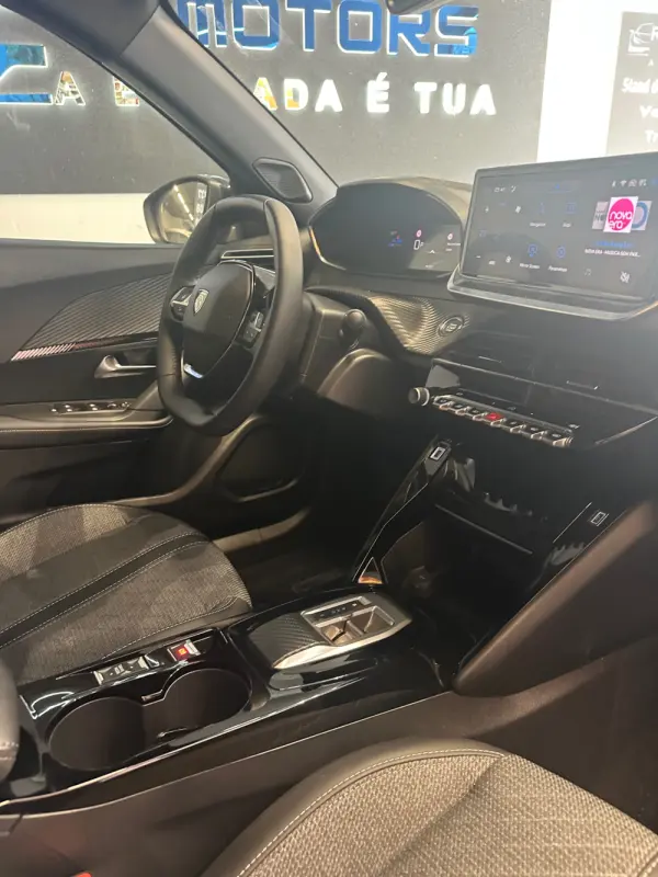 Peugeot e-2008 Allure 21