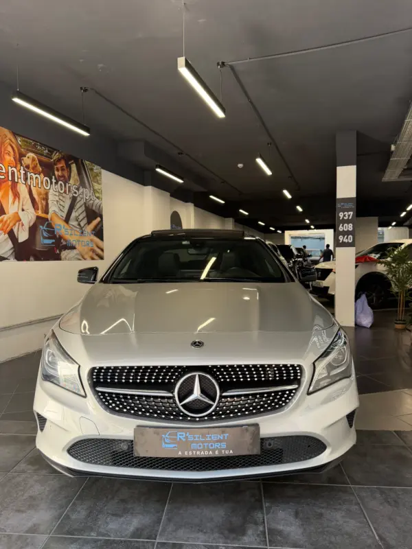 Mercedes-Benz CLA 180 Outro 2
