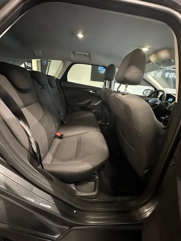 Ford Focus SW 1.5 TDCi EcoBlue Titanium 21