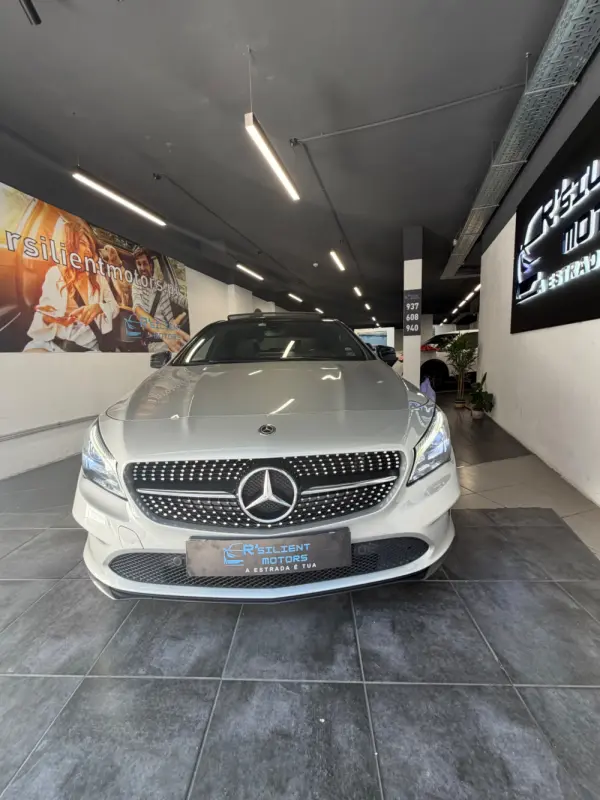 Mercedes-Benz CLA 180 Outro 21