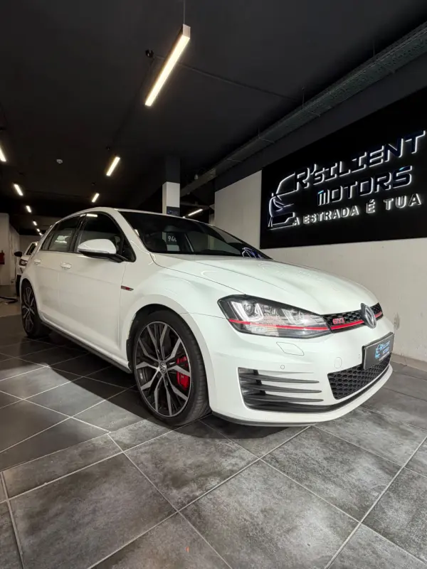 Volkswagen Golf Outro 14