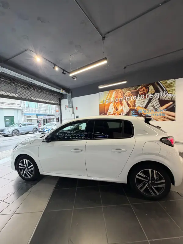 Peugeot 208 1.2 PureTech Allure Pack 9