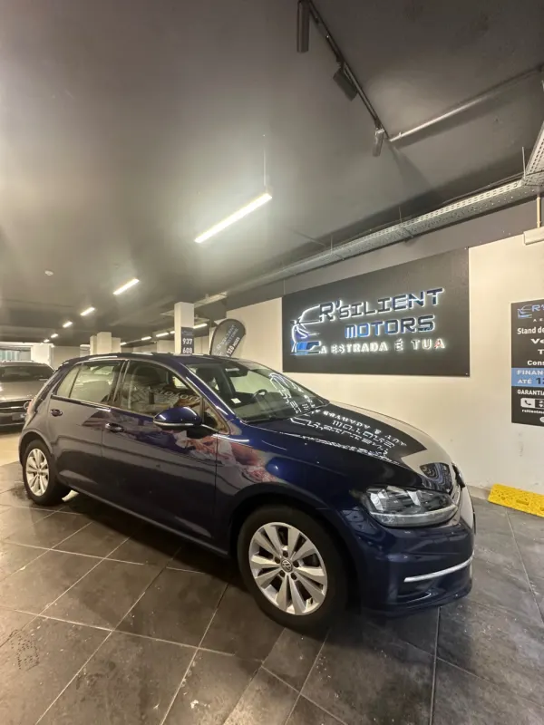 Volkswagen Golf 1.6 TDi BlueMotion Confortline 4