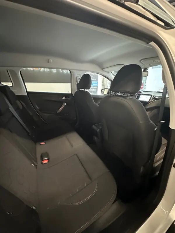 Peugeot 2008 1.2 PureTech Style 15