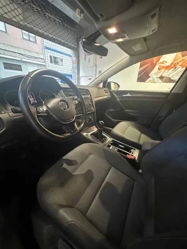 Volkswagen Golf 1.6 TDi BlueMotion Confortline 14