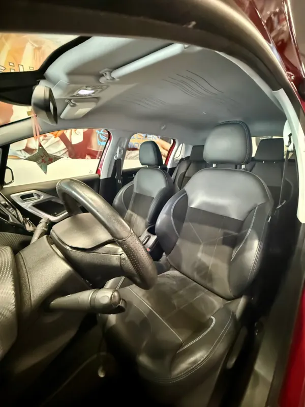 Peugeot 2008 1.2 PureTech Allure 13