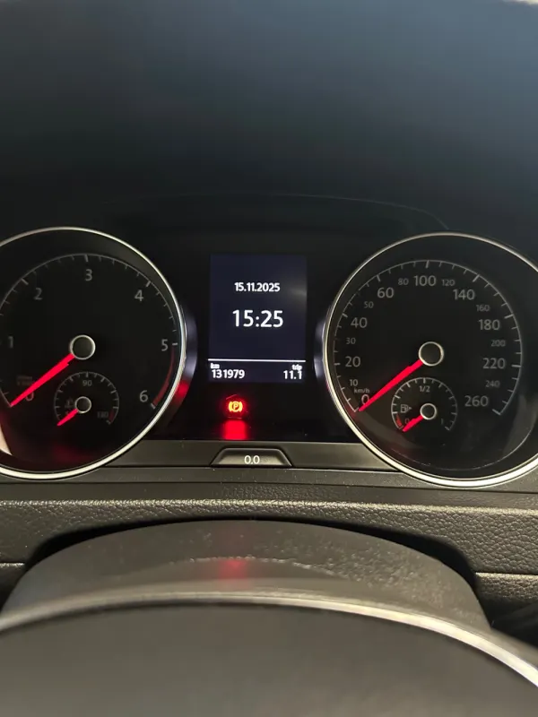 Volkswagen Golf 1.6 TDi BlueMotion Confortline 27