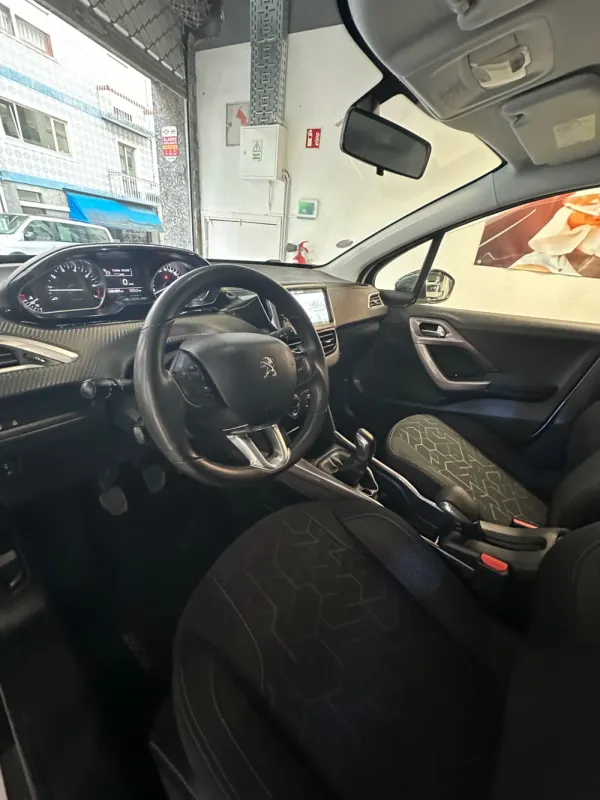 Peugeot 2008 1.2 PureTech Style 14