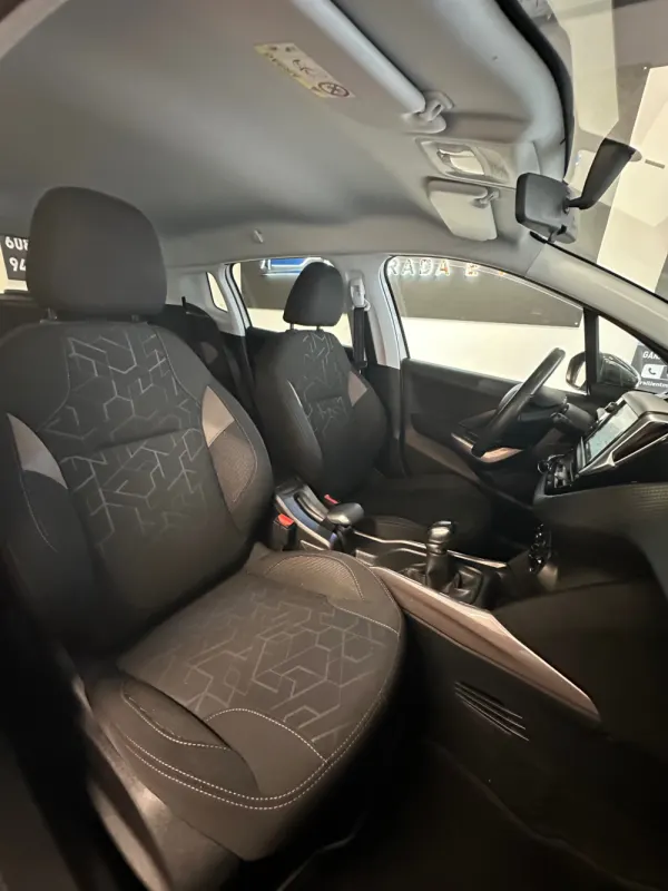 Peugeot 2008 1.2 PureTech Style 13