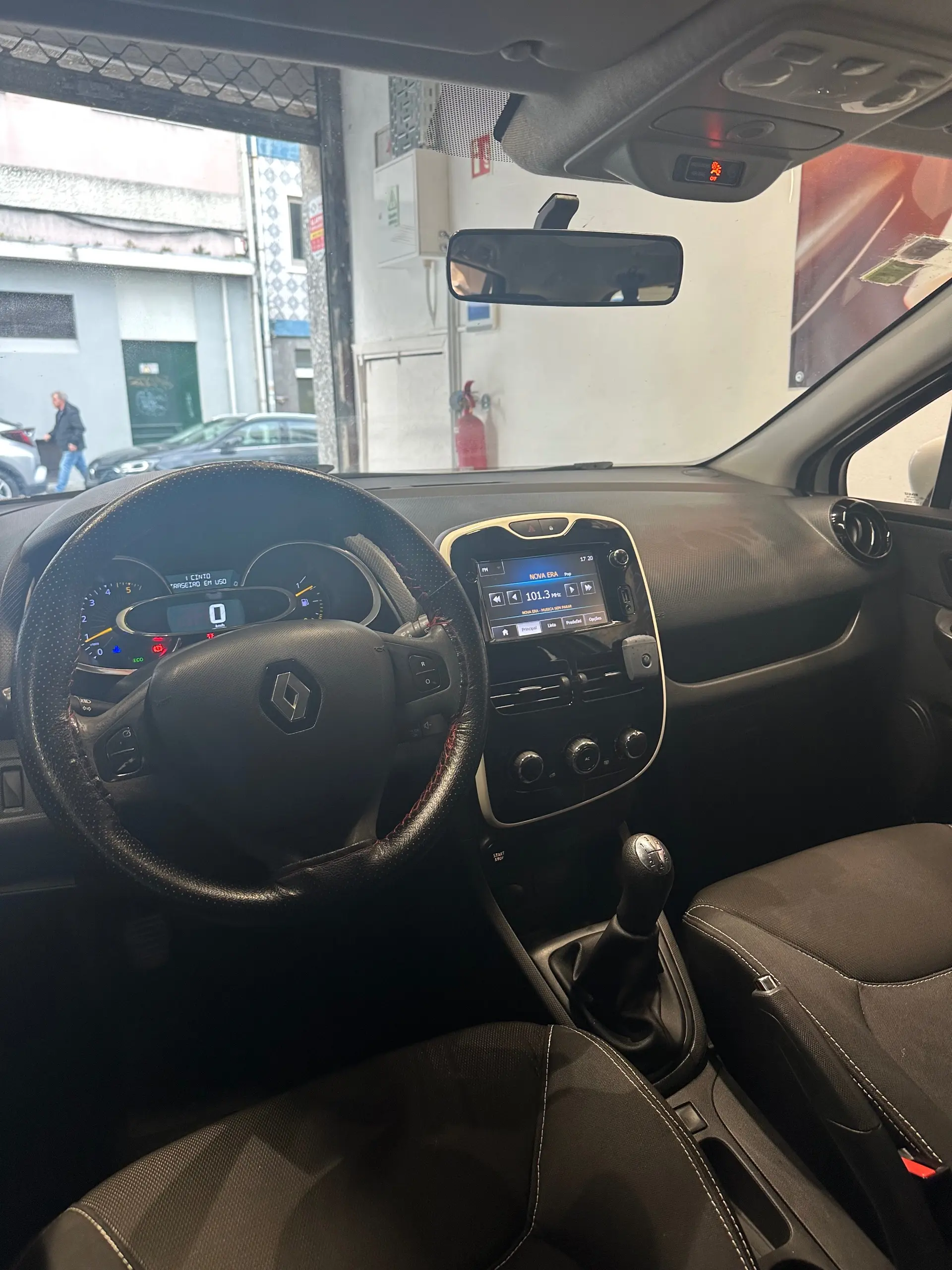 Renault Clio Sport Tourer Energy dCi 90 Business 14