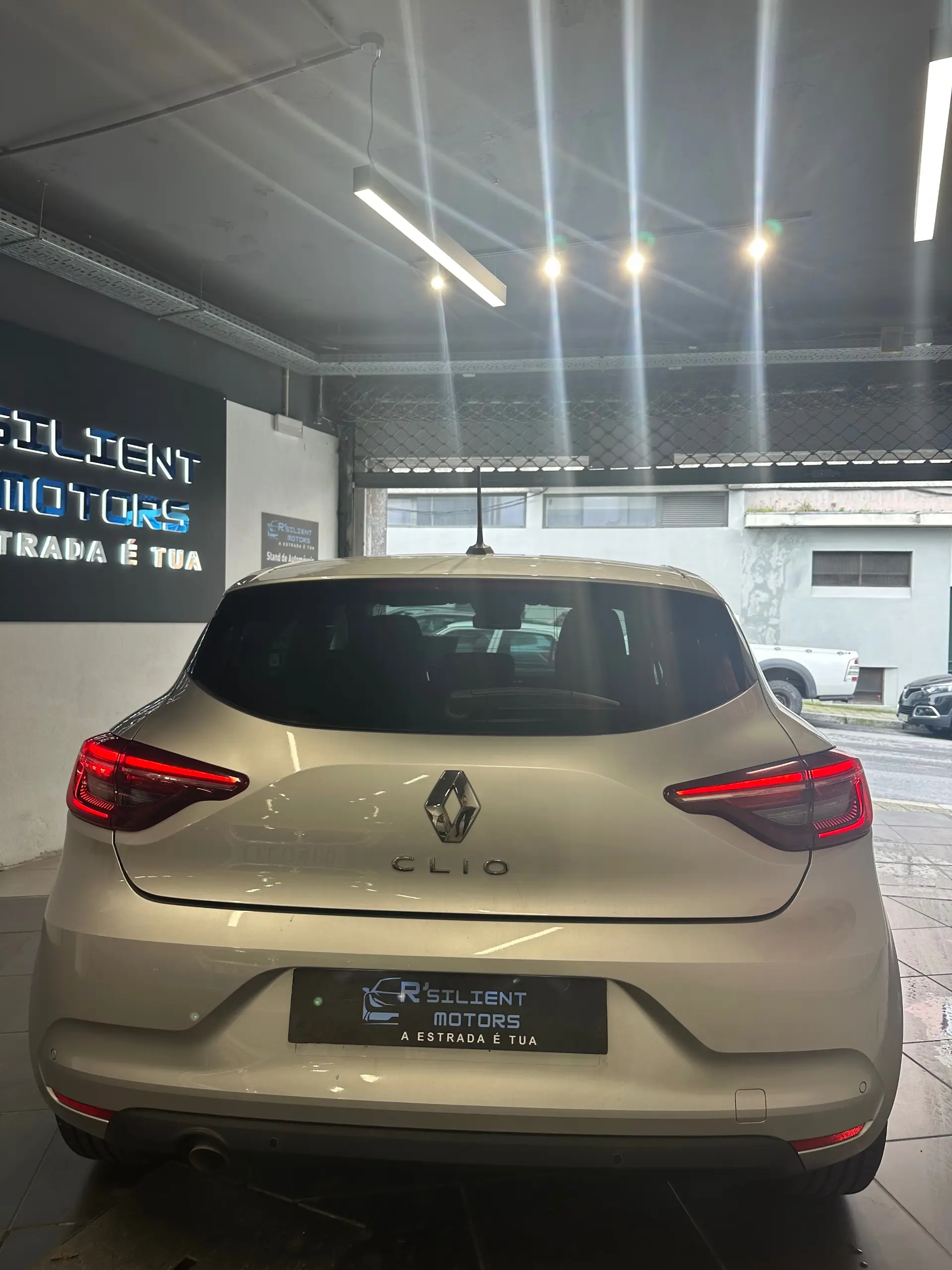 Renault Clio 1.0 TCe Limited Bi-Fuel 7