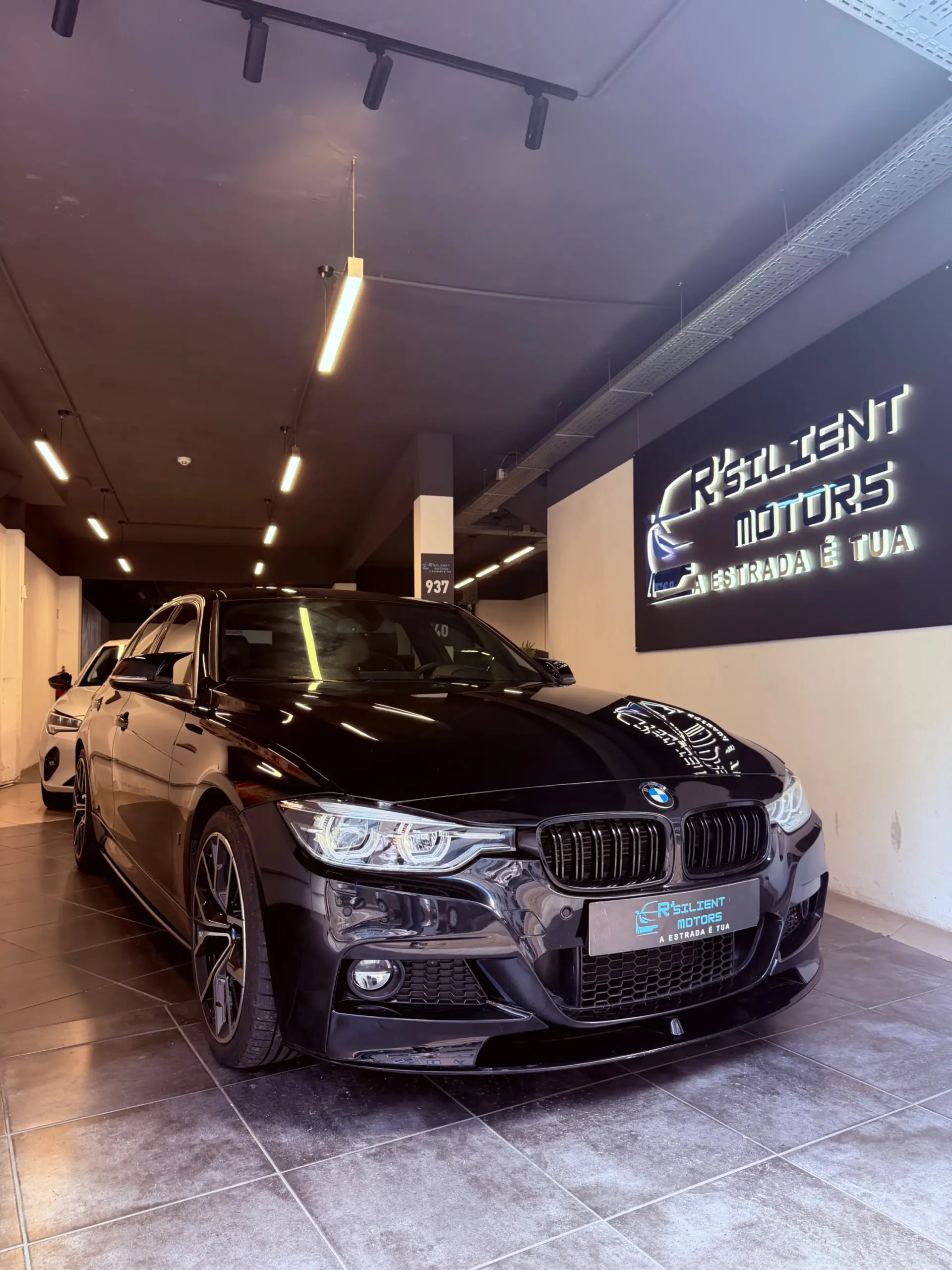 BMW 330 e iPerformance M Sport 1