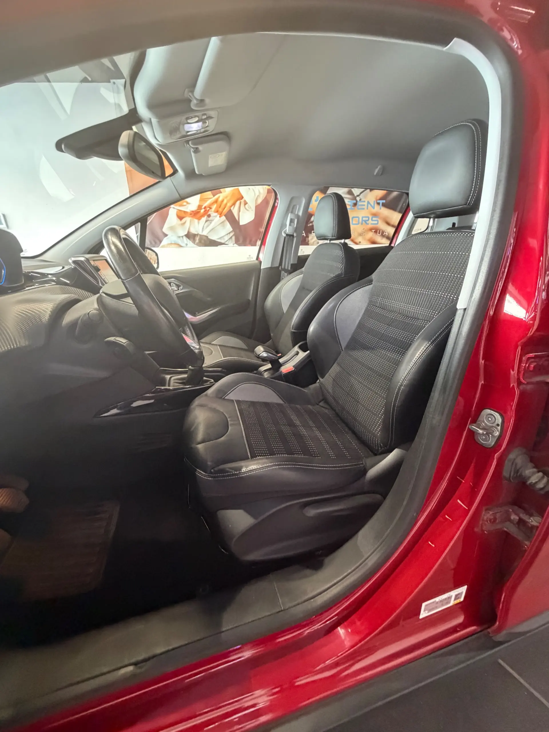 Peugeot 2008 1.2 PureTech Style 12