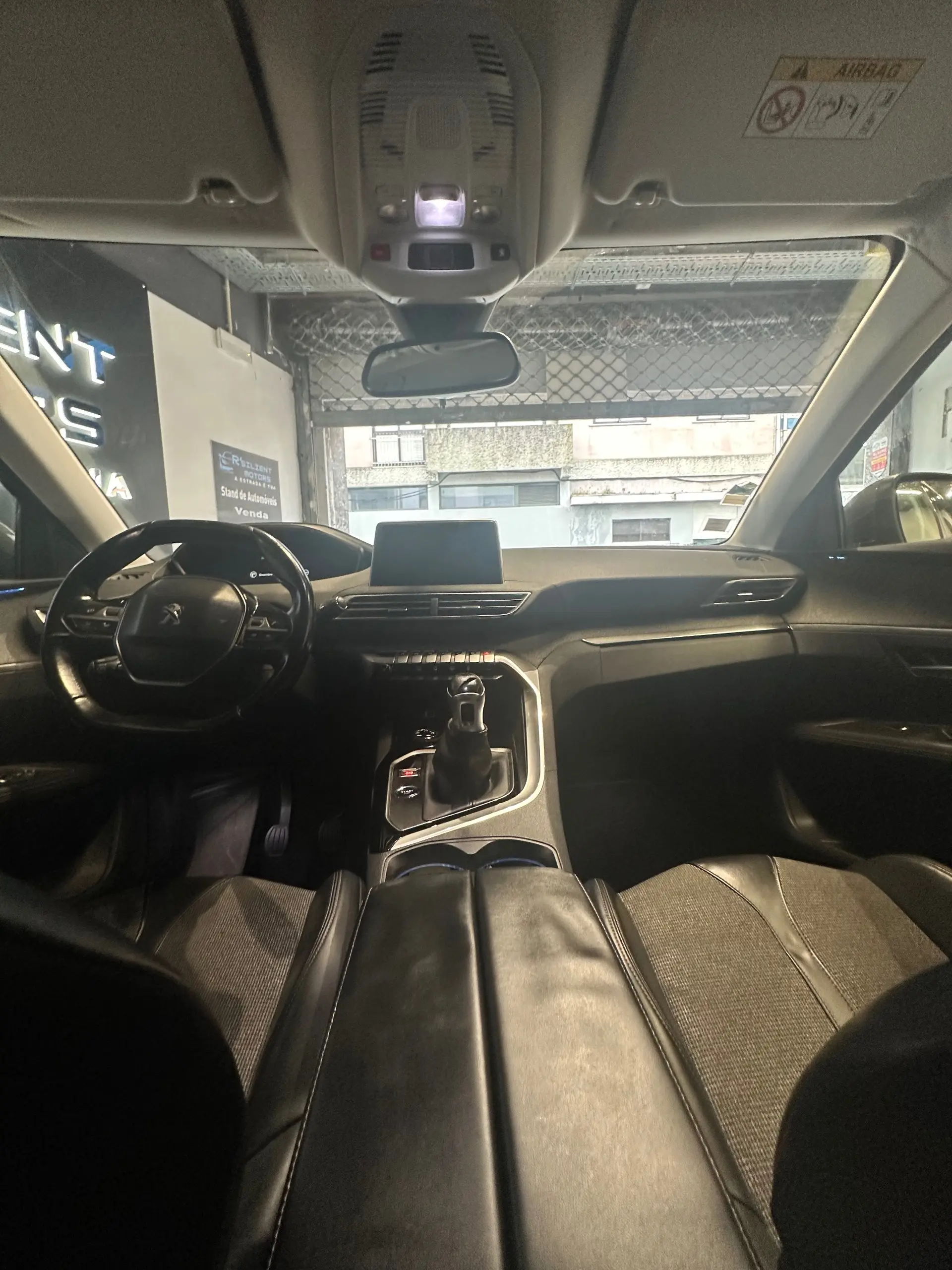 Peugeot 3008 1.2 PureTech Allure Pack 18