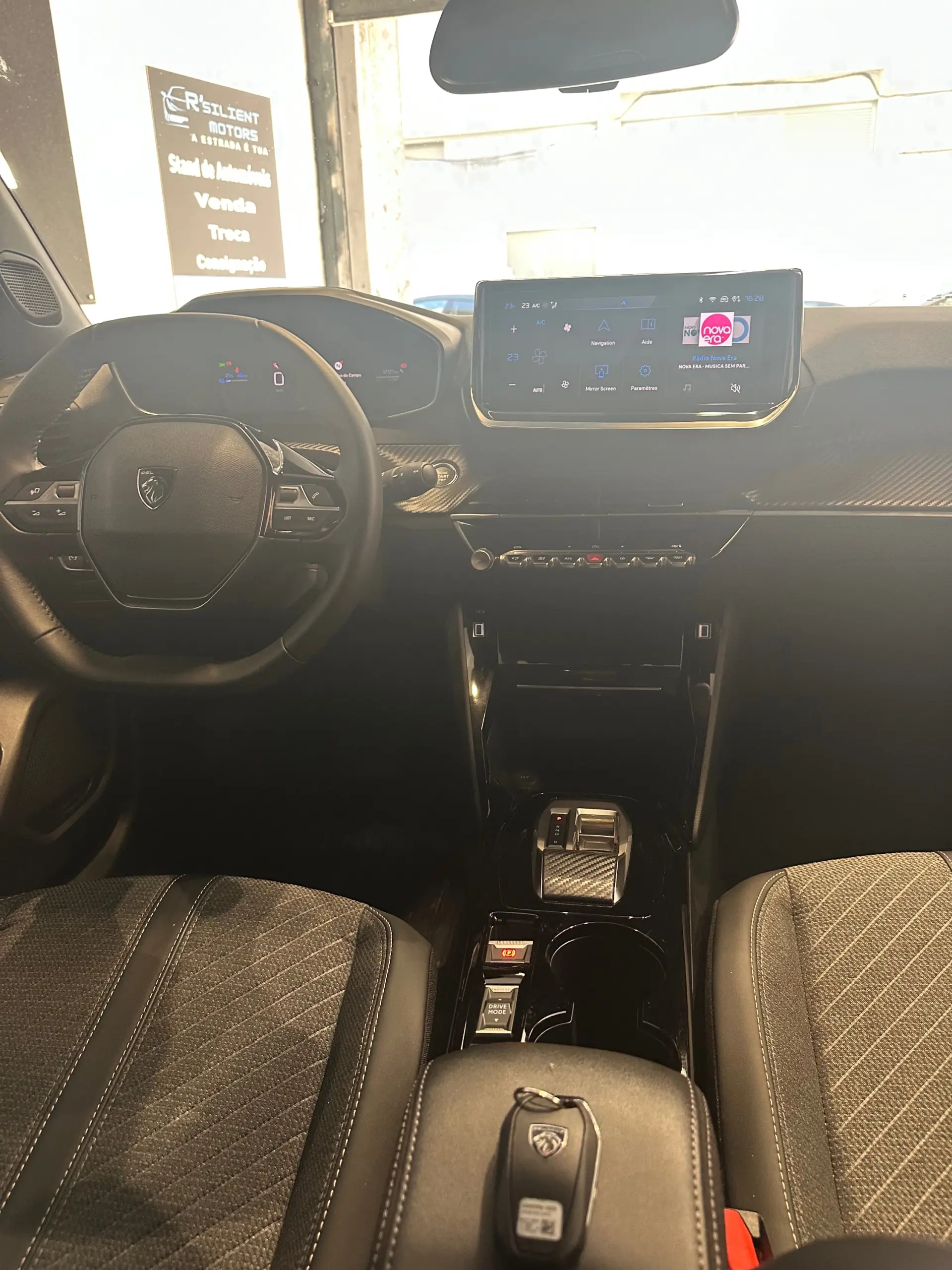 Peugeot e-2008 Allure 24