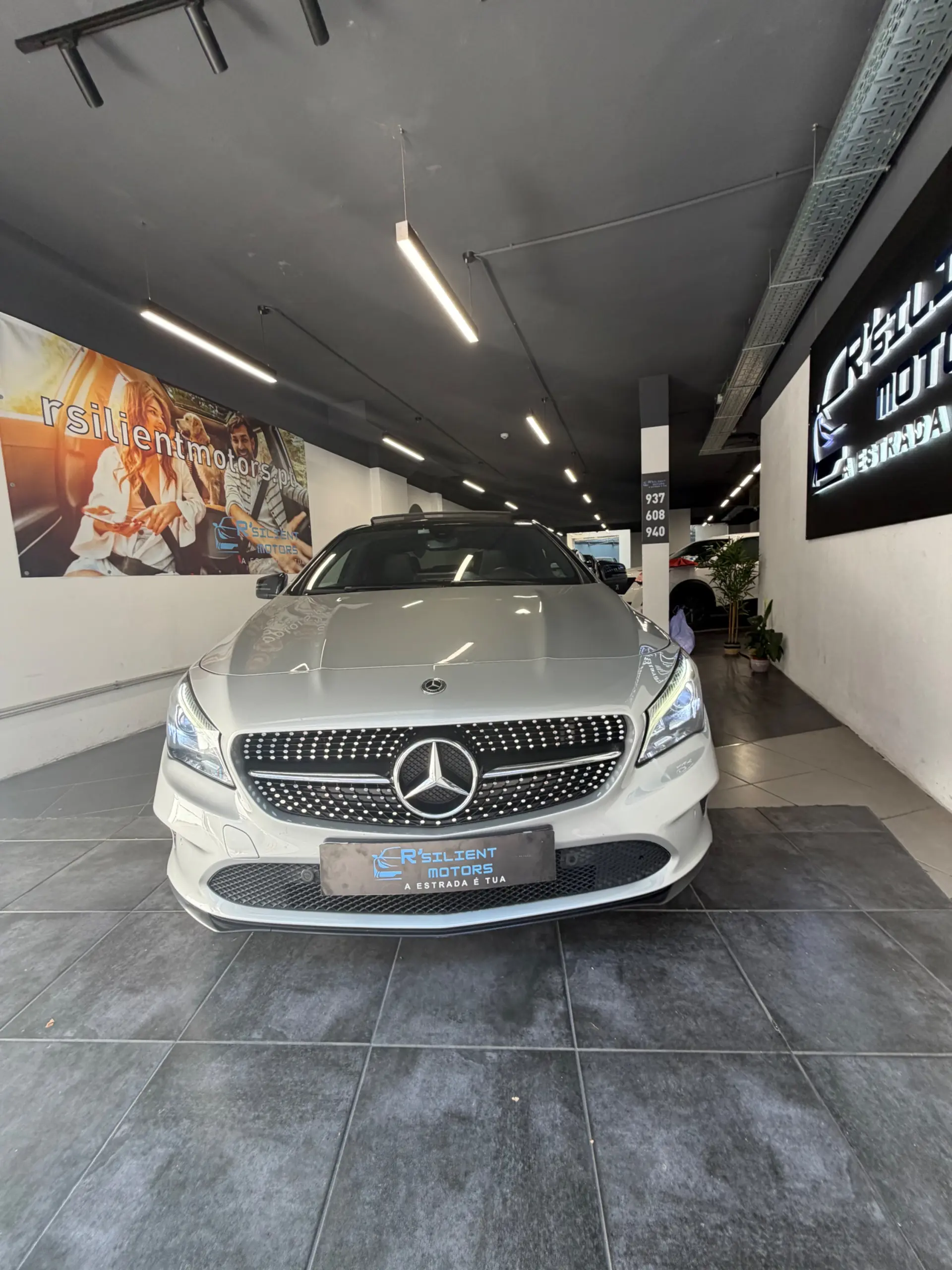 Mercedes-Benz CLA 180 Outro 19