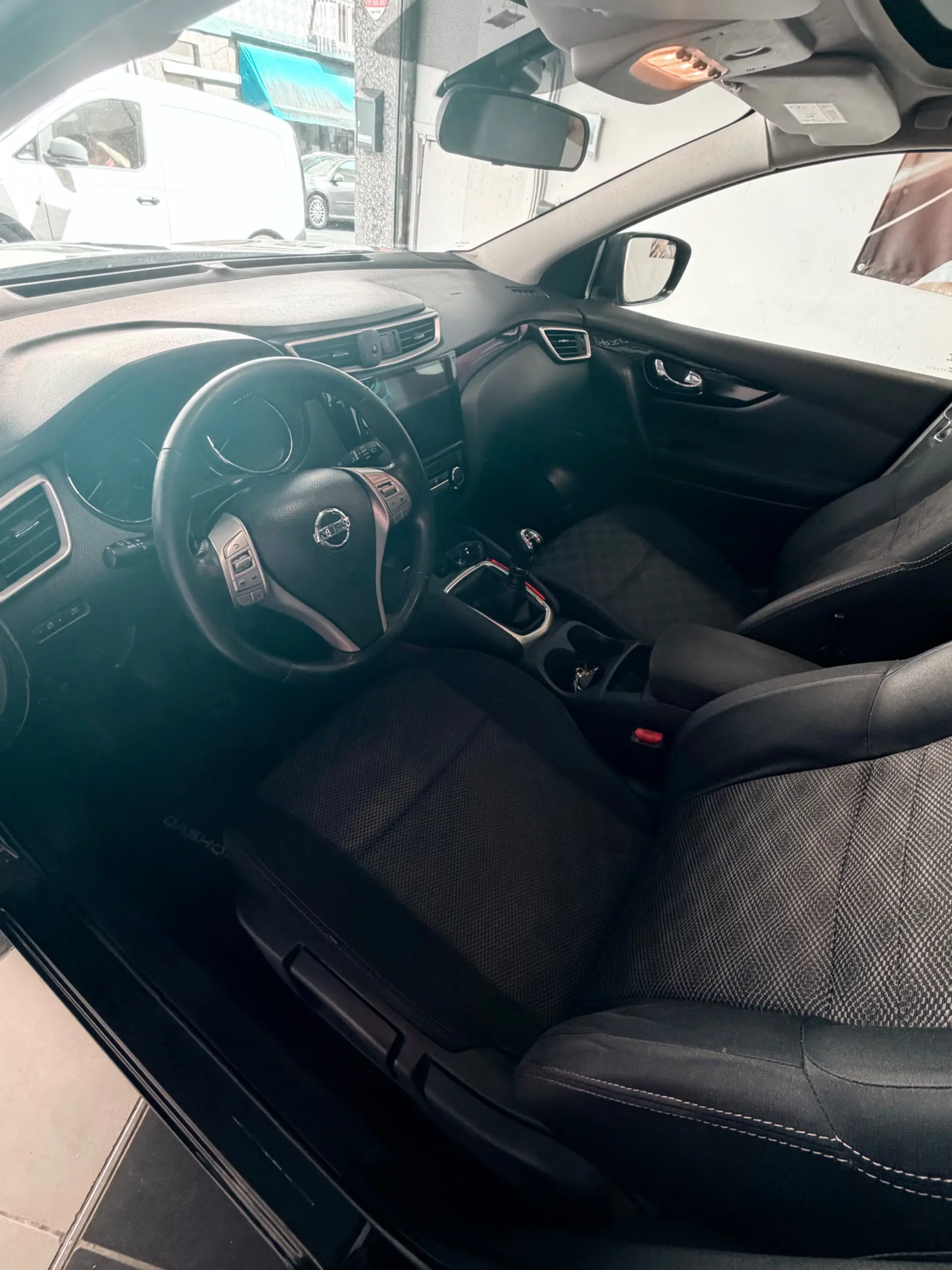 Nissan Qashqai 1.5 dCi N-Connecta Business 9