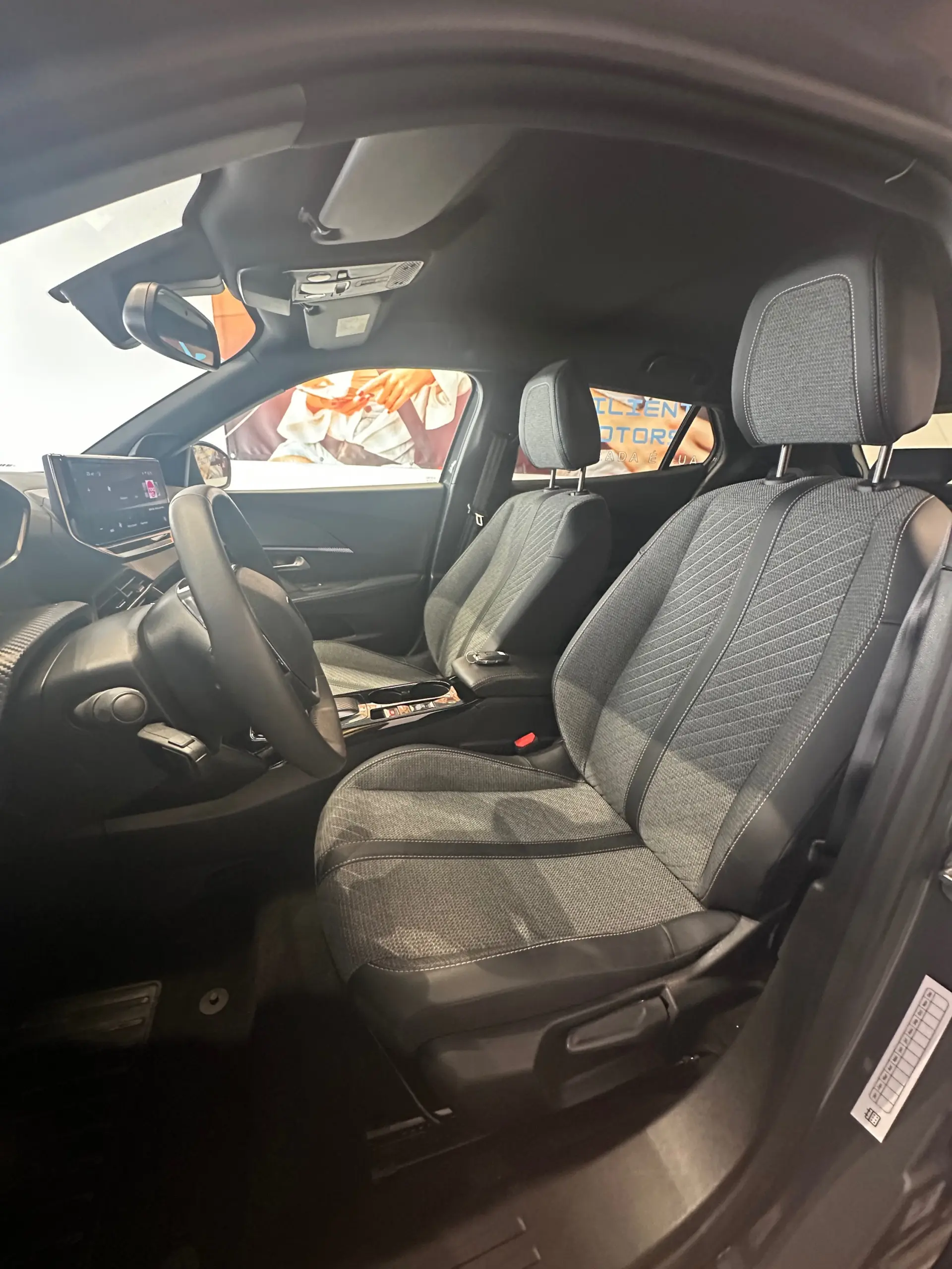 Peugeot e-2008 Allure 16