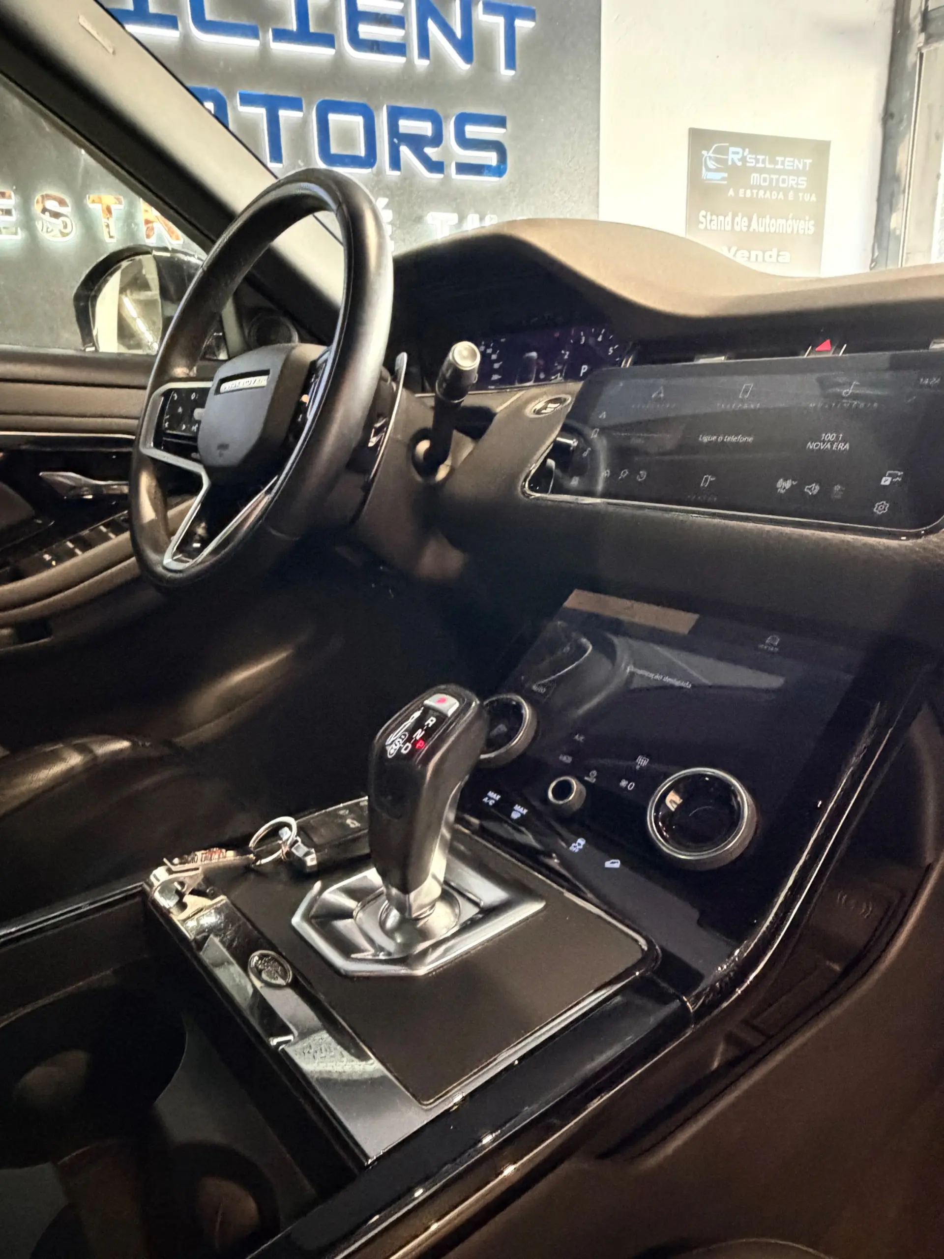 Land Rover Range Rover Evoque 1.5 P160 R-Dynamic S Auto 11