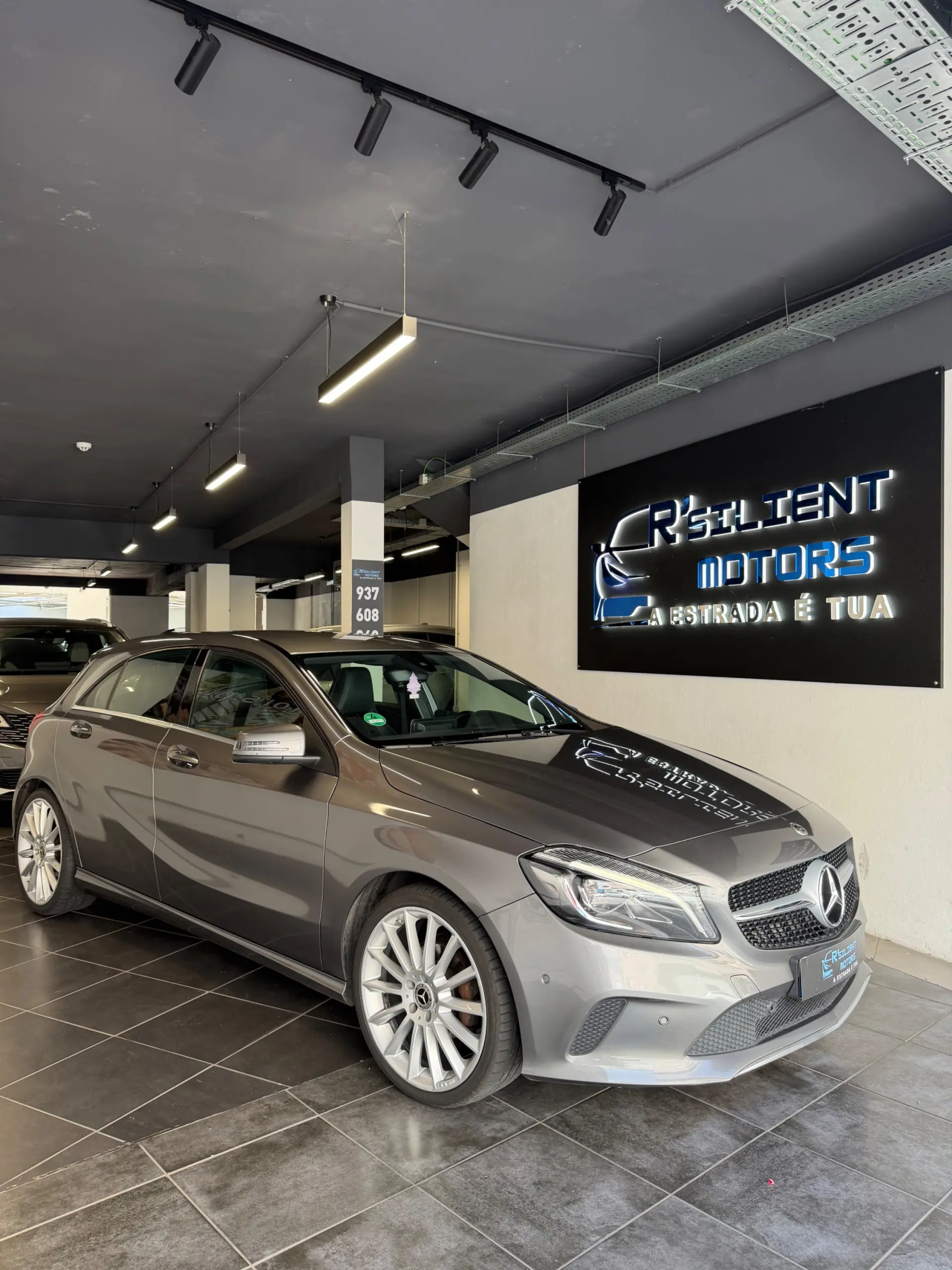 Mercedes-Benz A 180 d Style Plus Aut. 28