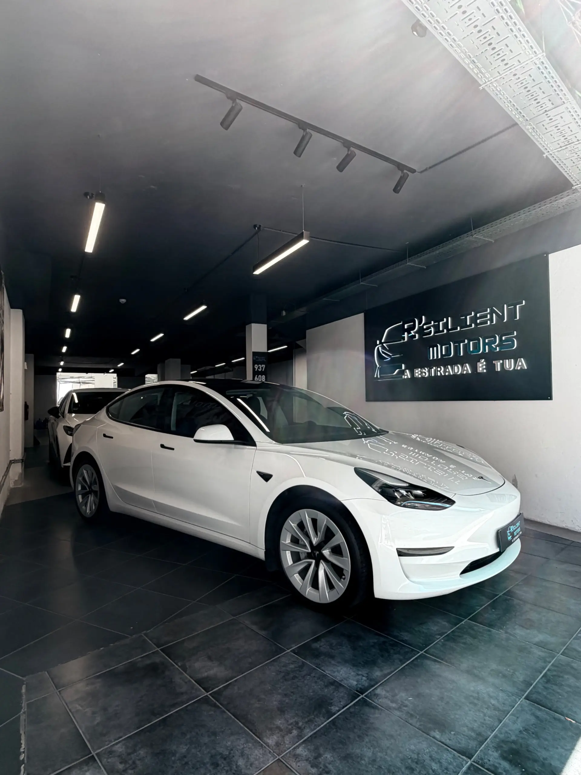 Tesla Model 3 Standard Range Plus RWD 4