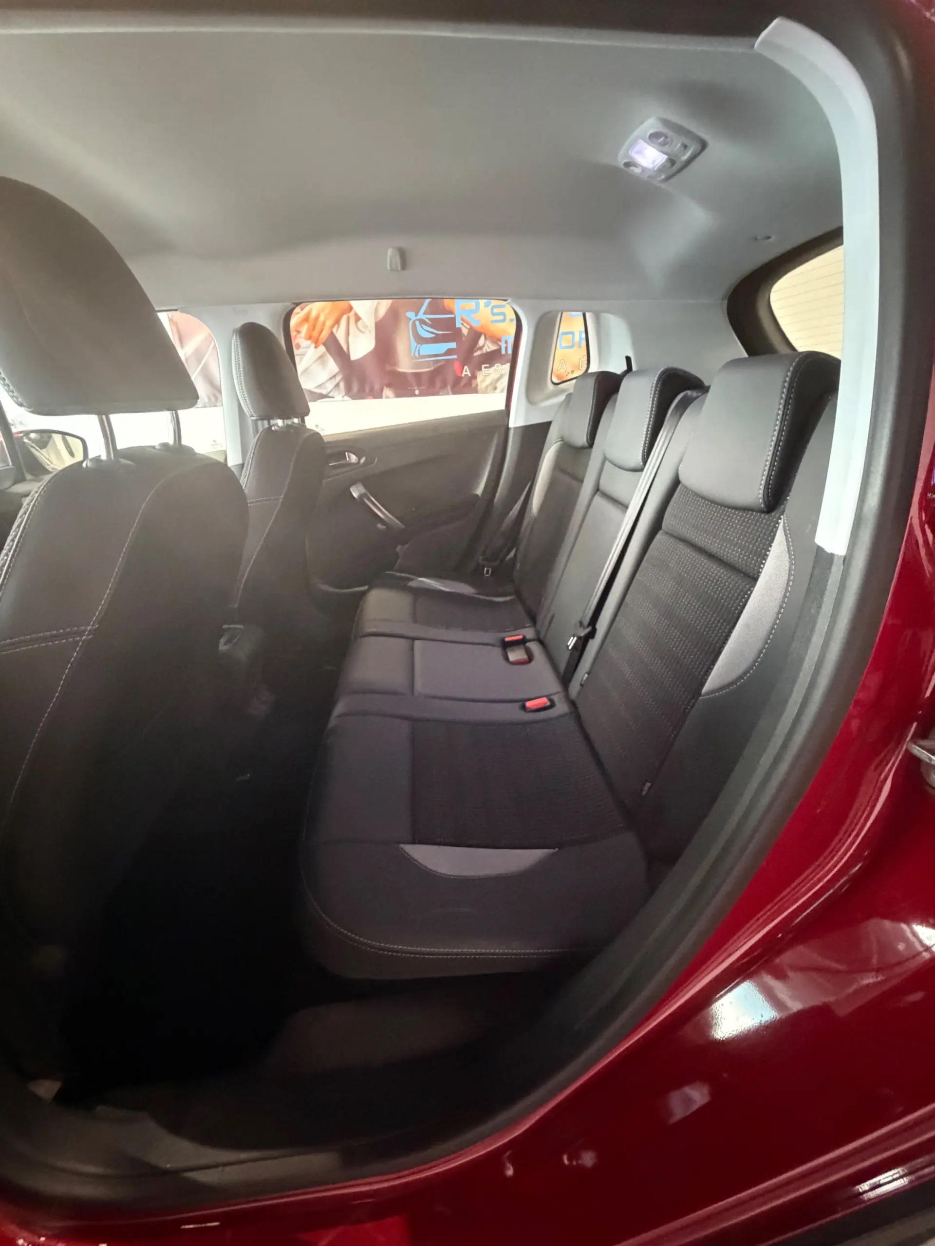 Peugeot 2008 1.2 PureTech Style 11