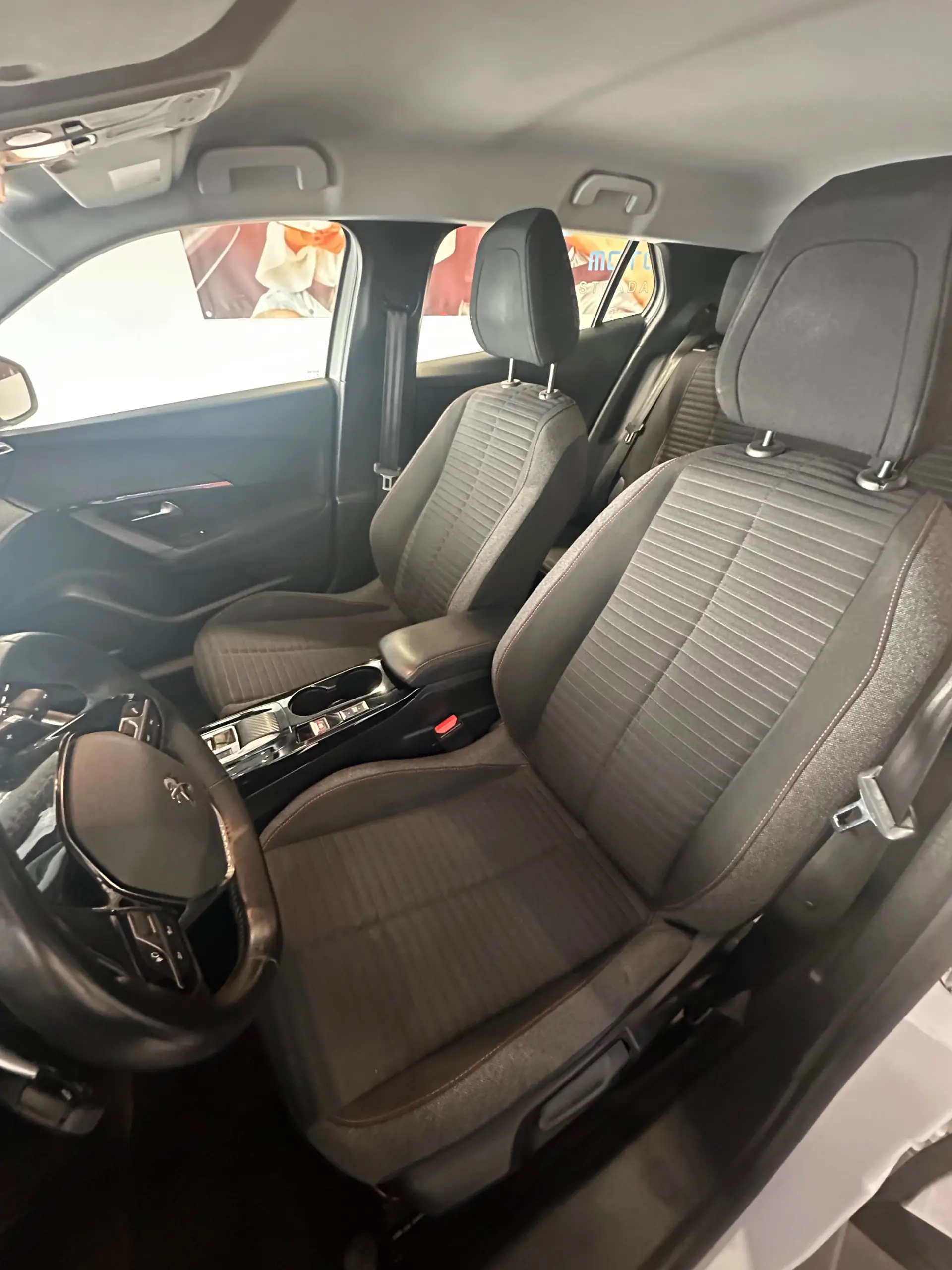 Peugeot 2008 1.2 PureTech Active Pack EAT8 13