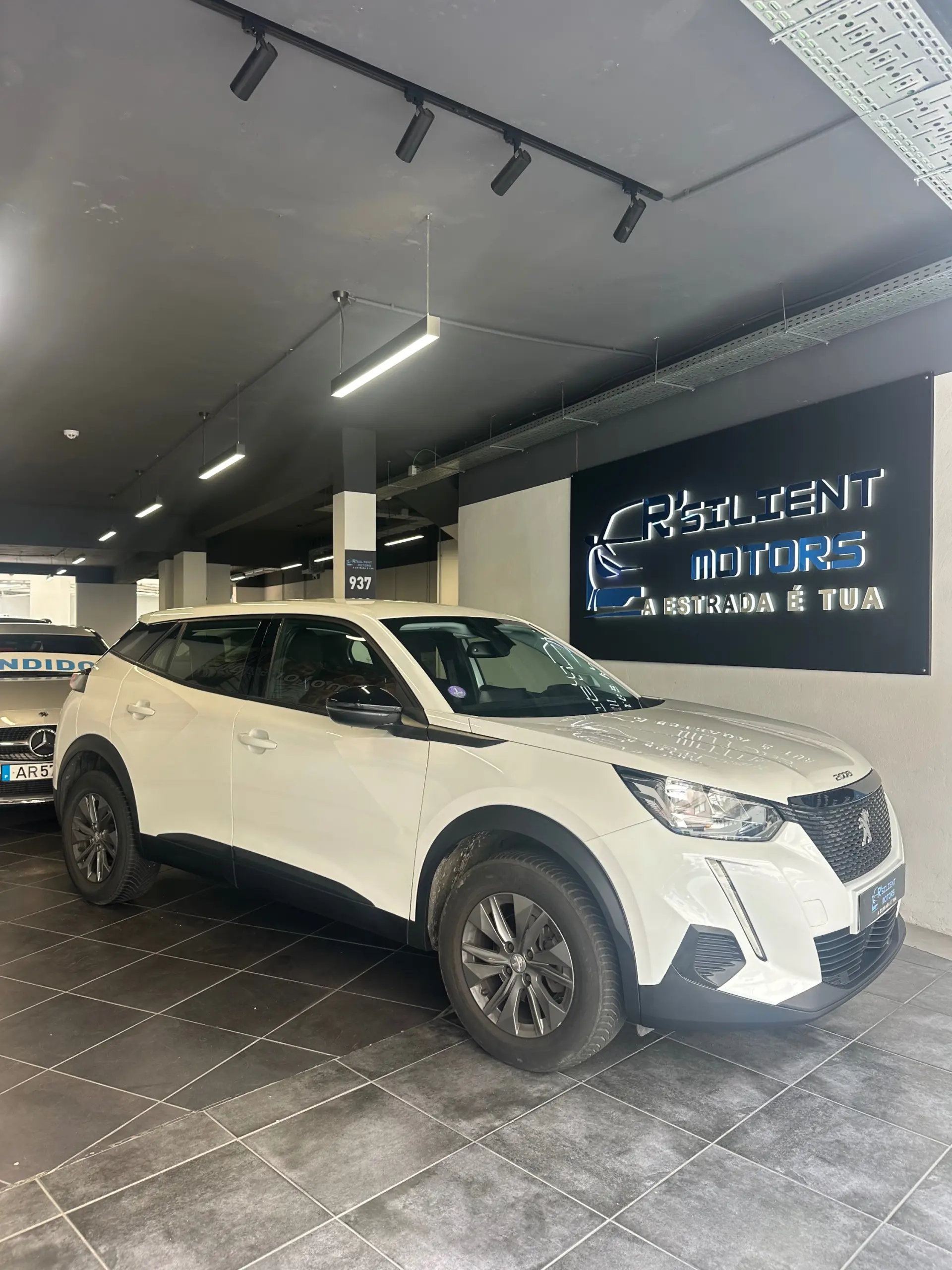 Peugeot 2008 1.2 PureTech Active Pack EAT8 4