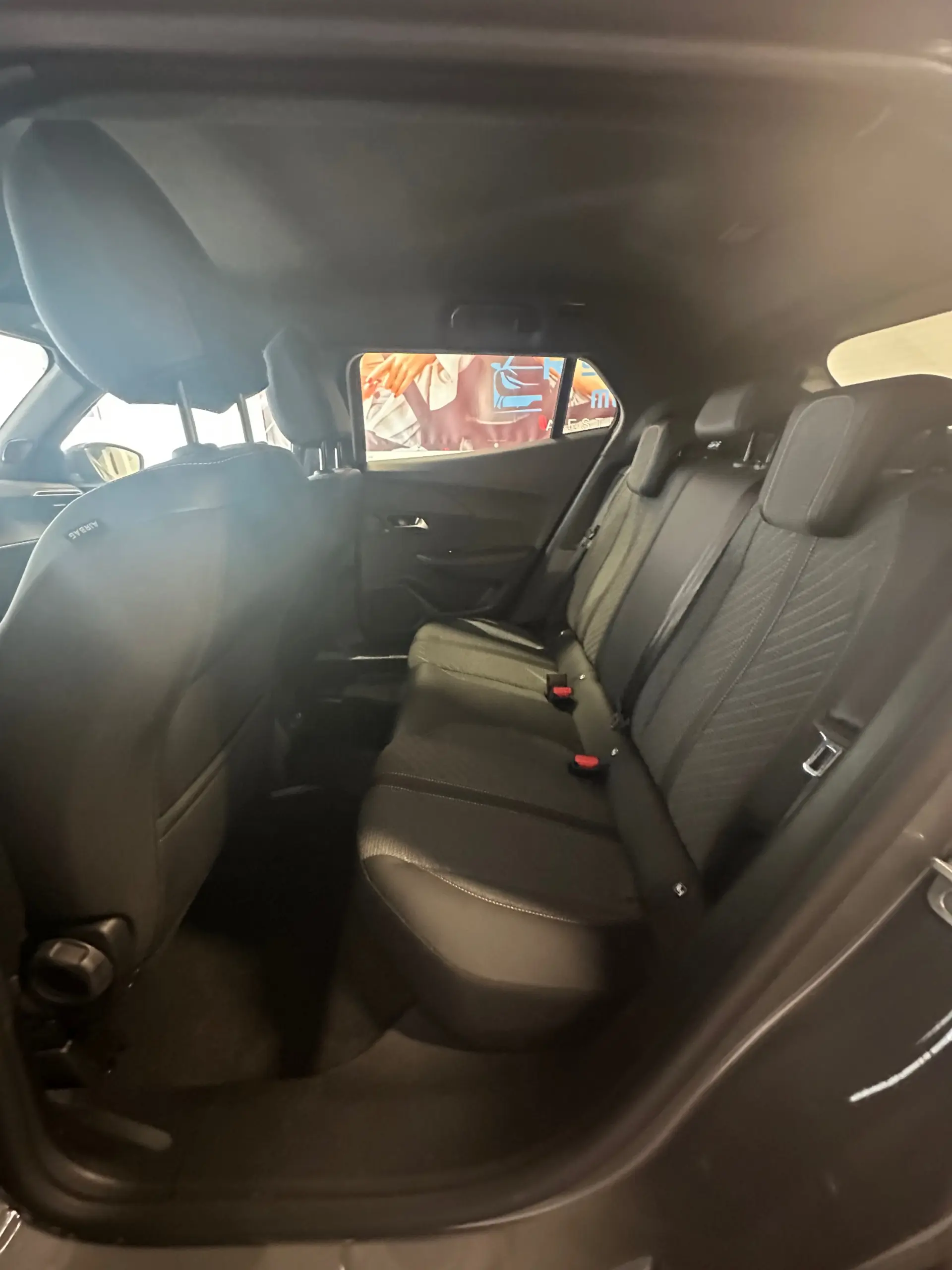 Peugeot e-2008 Allure 17