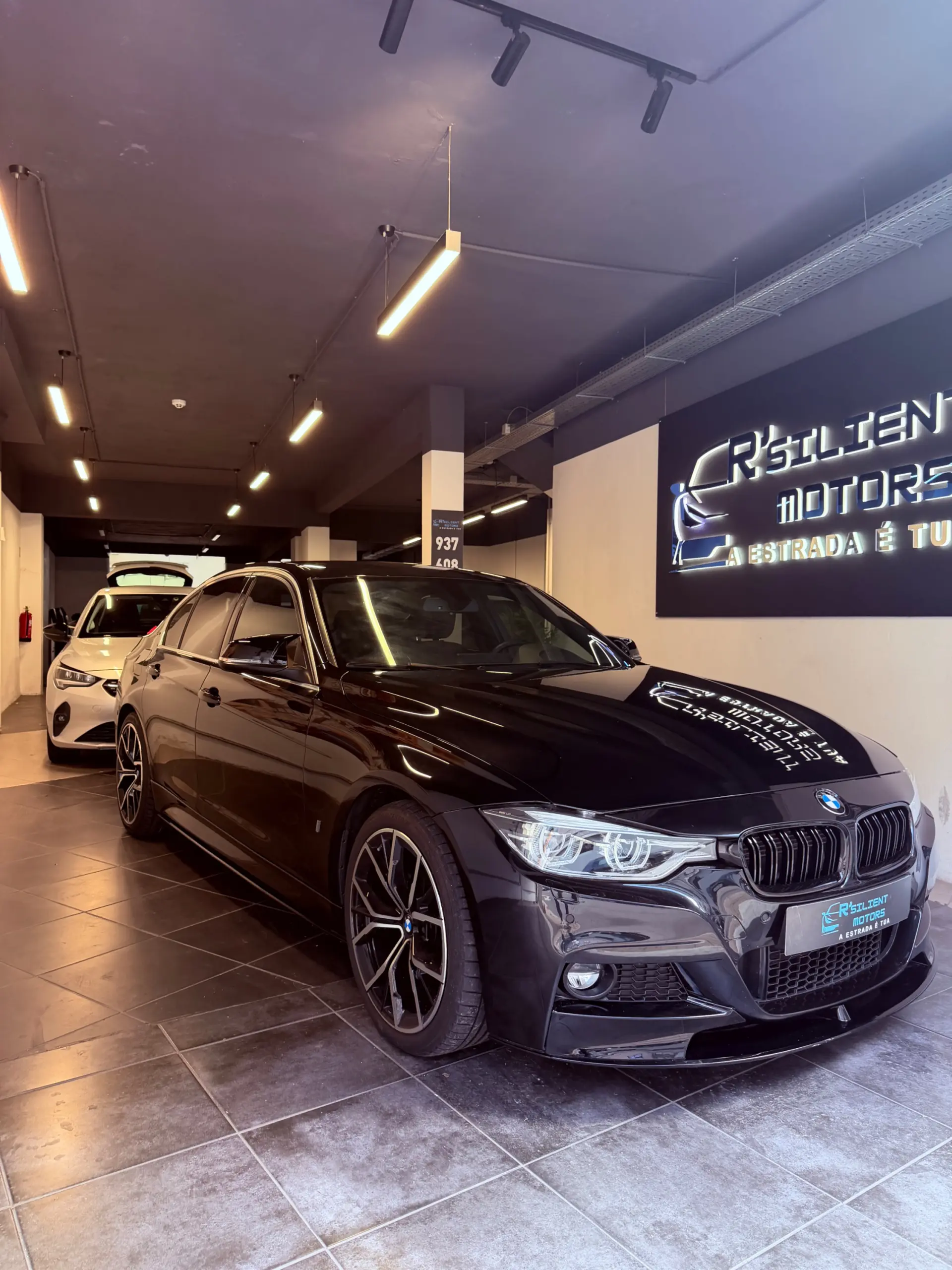 BMW 330 e iPerformance M Sport 2