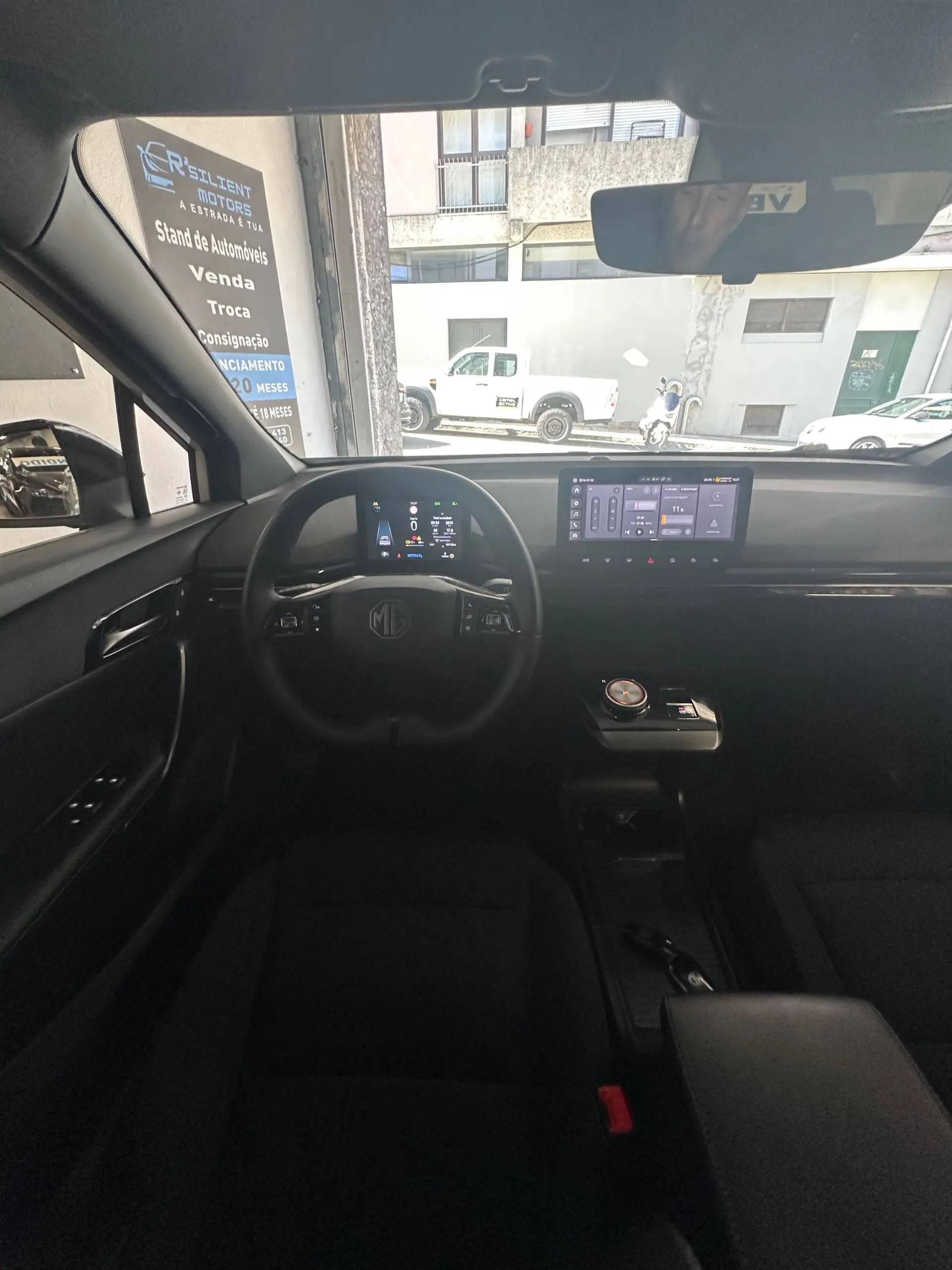 MG MG4 64 kWh Comfort 13