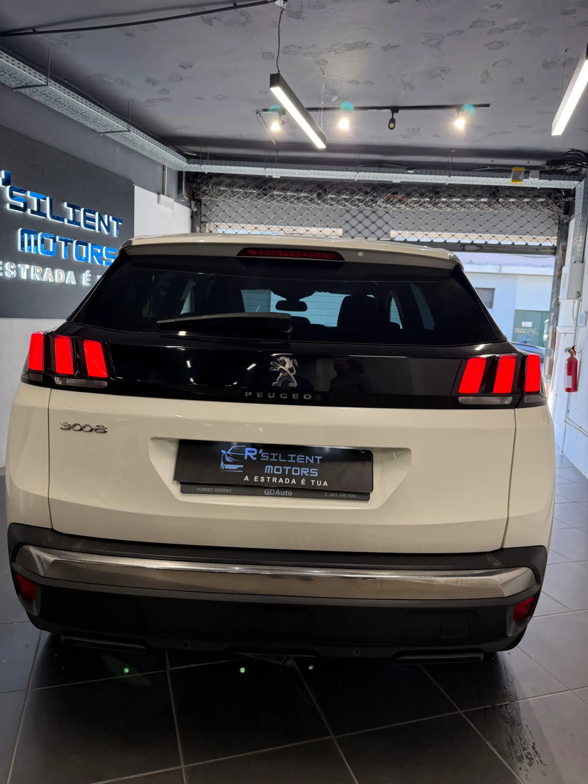 Peugeot 3008 1.5 BlueHDi Allure Pack EAT8 7
