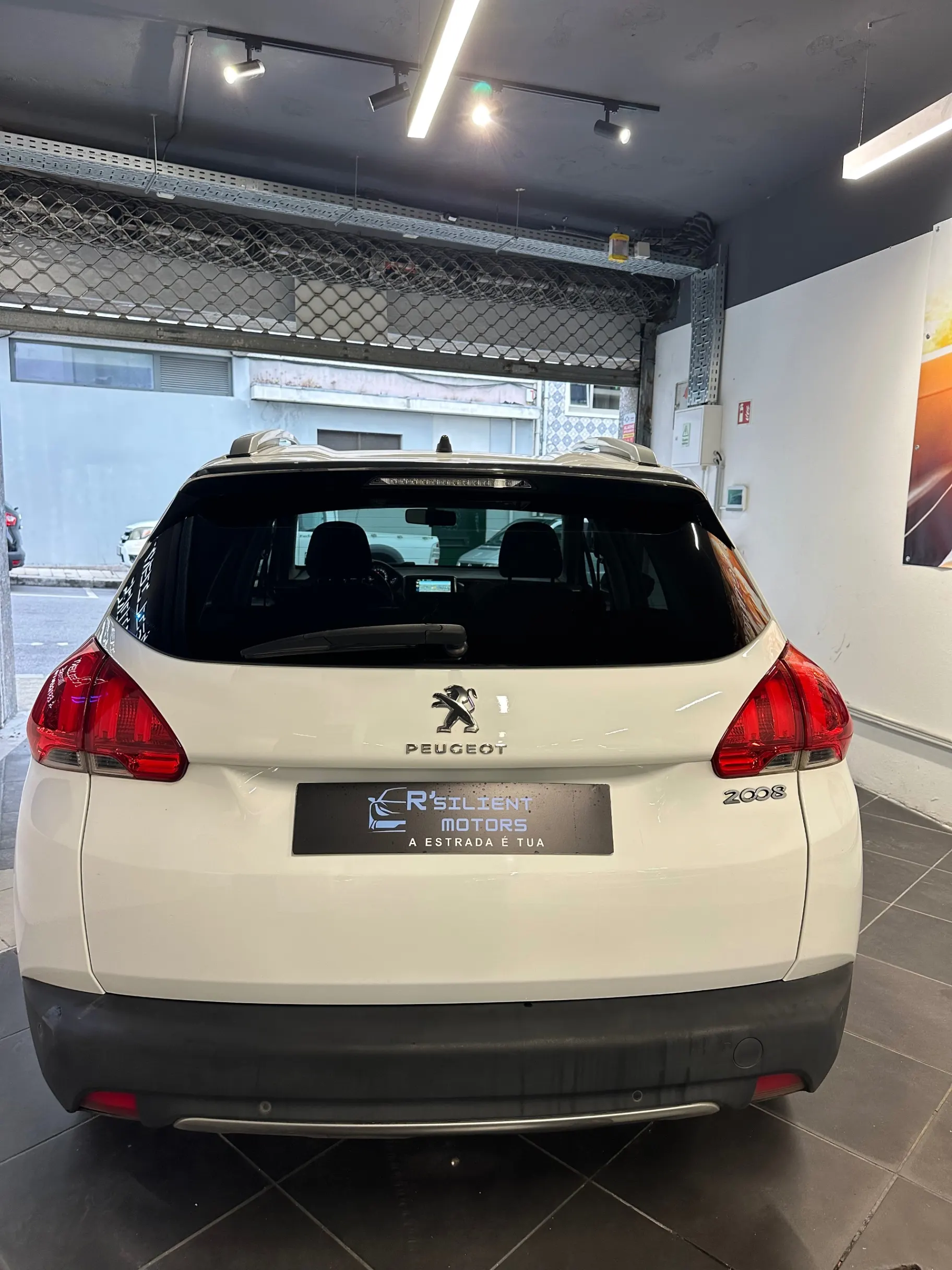 Peugeot 2008 1.2 PureTech Style 5