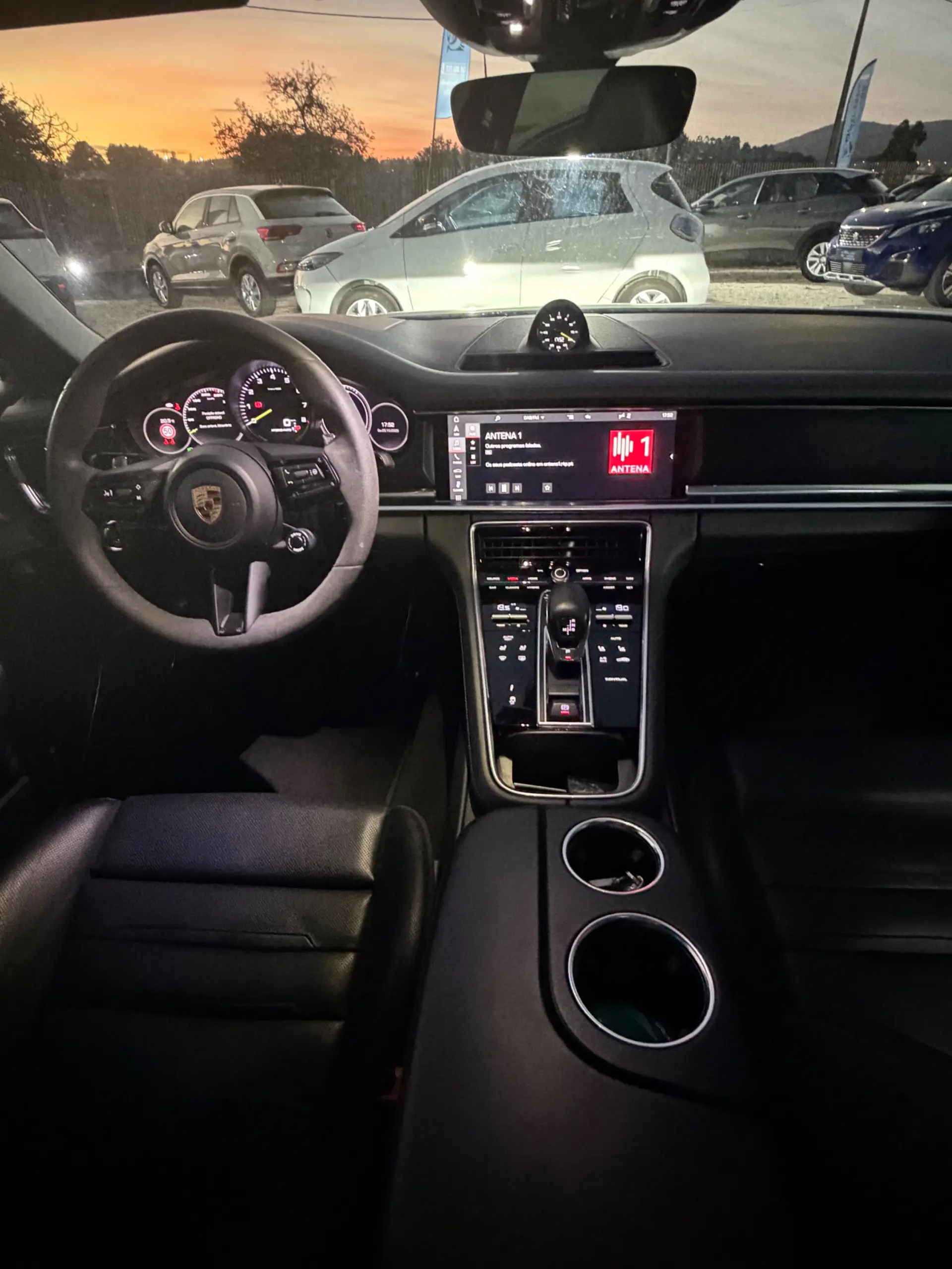 Porsche Panamera 4 E-Hybrid 14