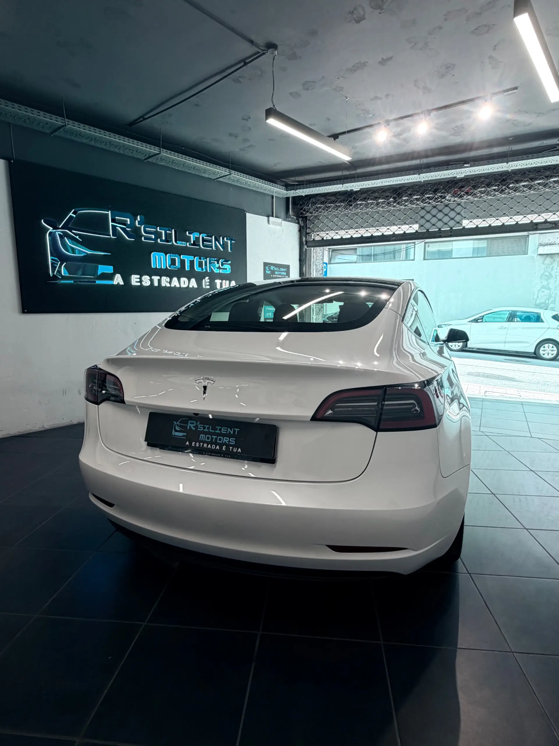 Tesla Model 3 Standard Range Plus RWD 8