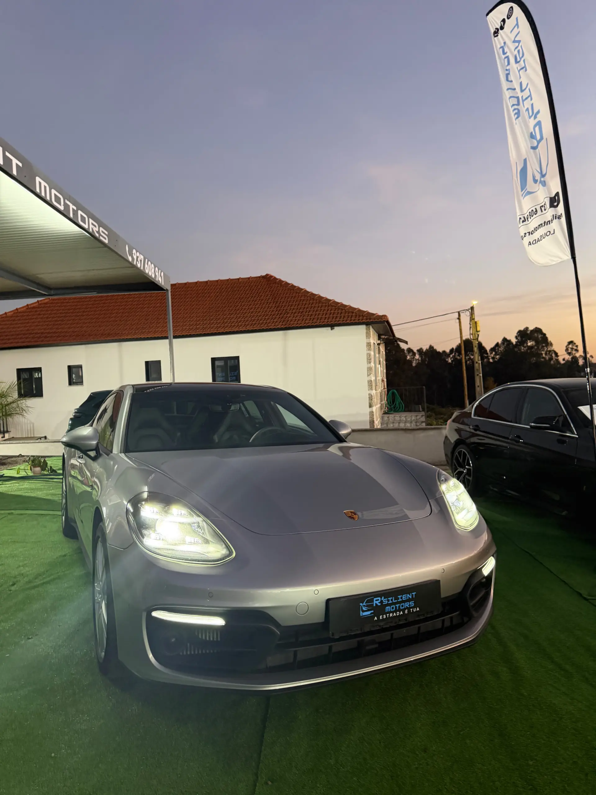 Porsche Panamera 4 E-Hybrid 18