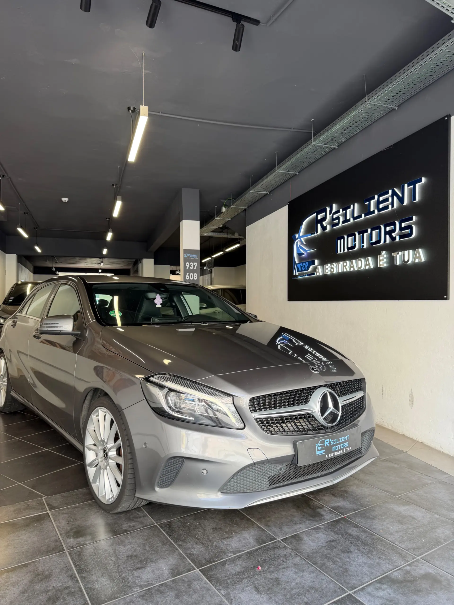 Mercedes-Benz A 180 d Style Plus Aut. 27