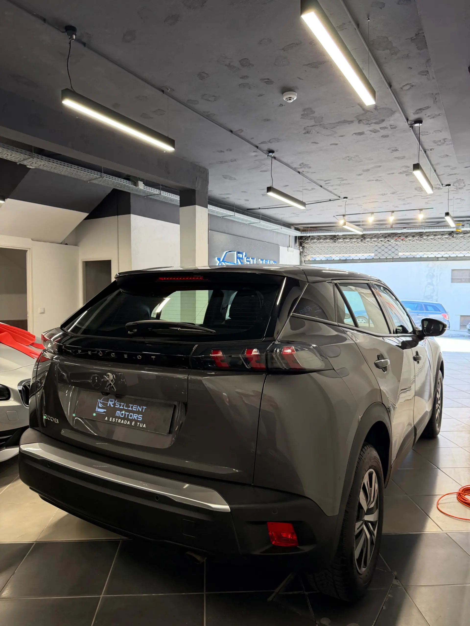 Peugeot 2008 1.2 PureTech Active Pack 8
