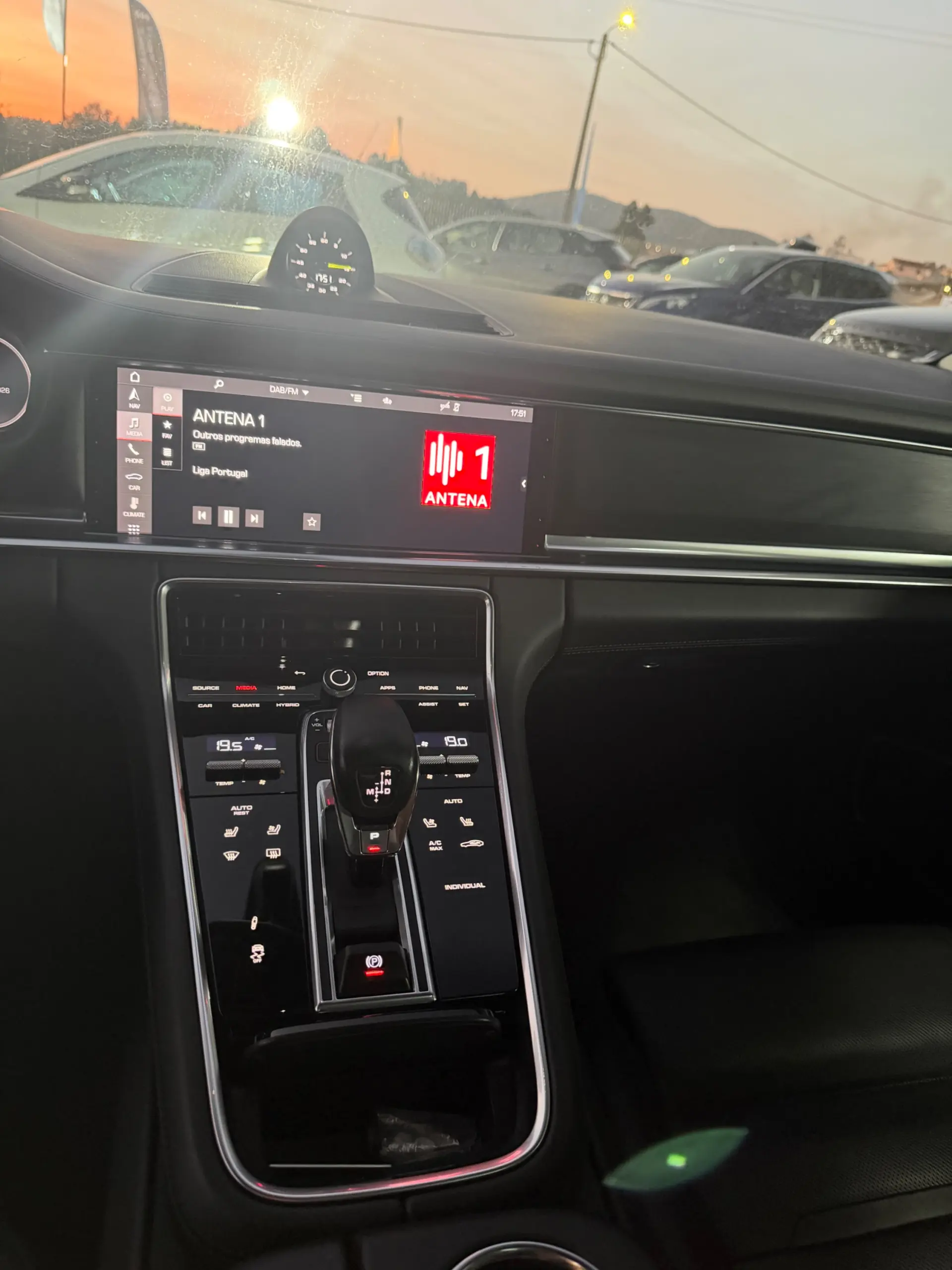 Porsche Panamera 4 E-Hybrid 10