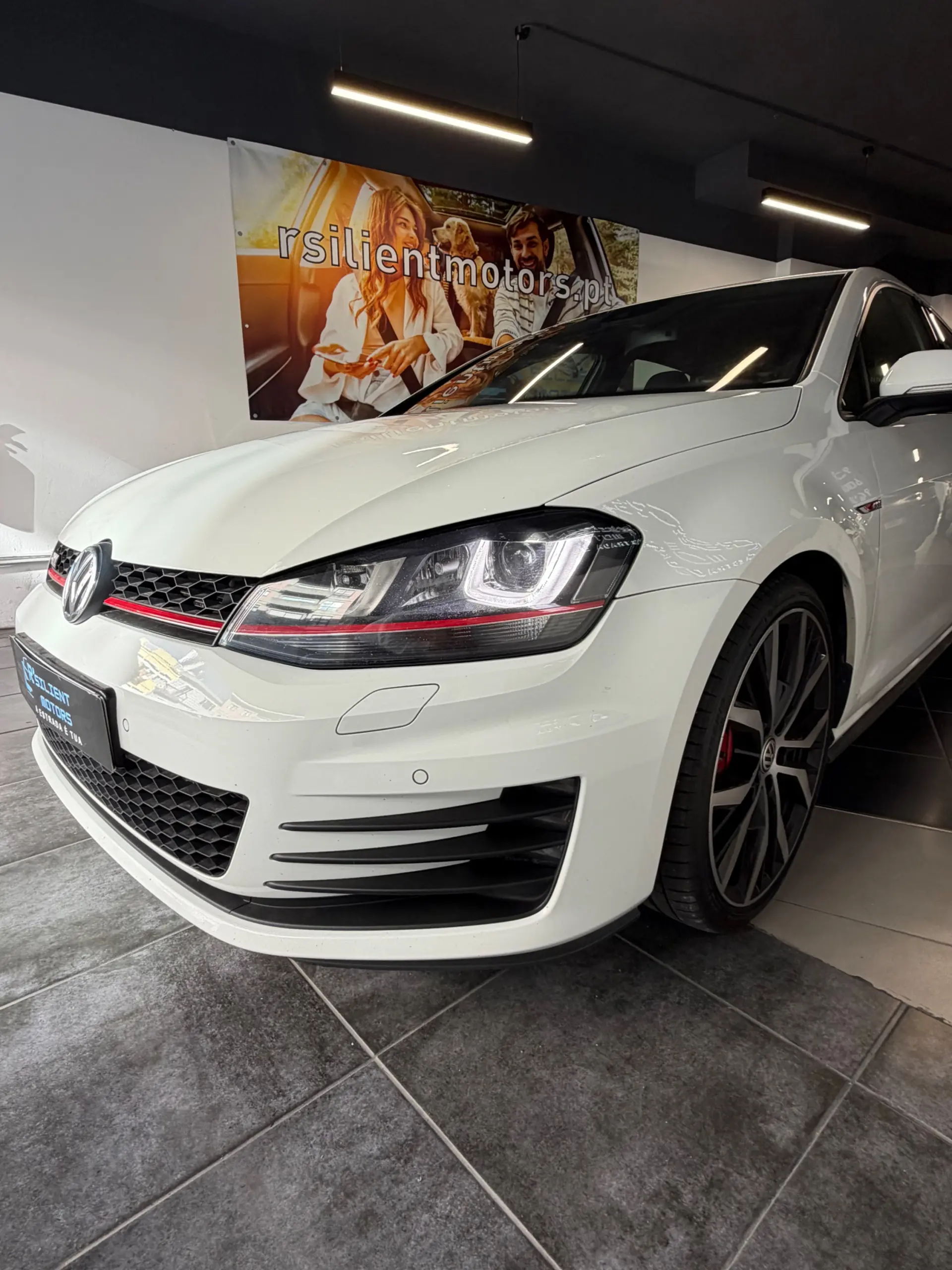 Volkswagen Golf Outro 13