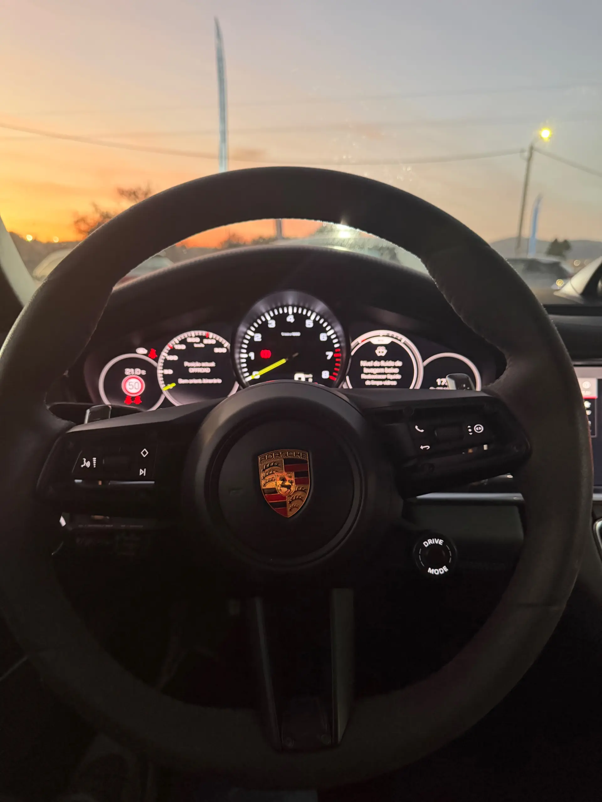 Porsche Panamera 4 E-Hybrid 9