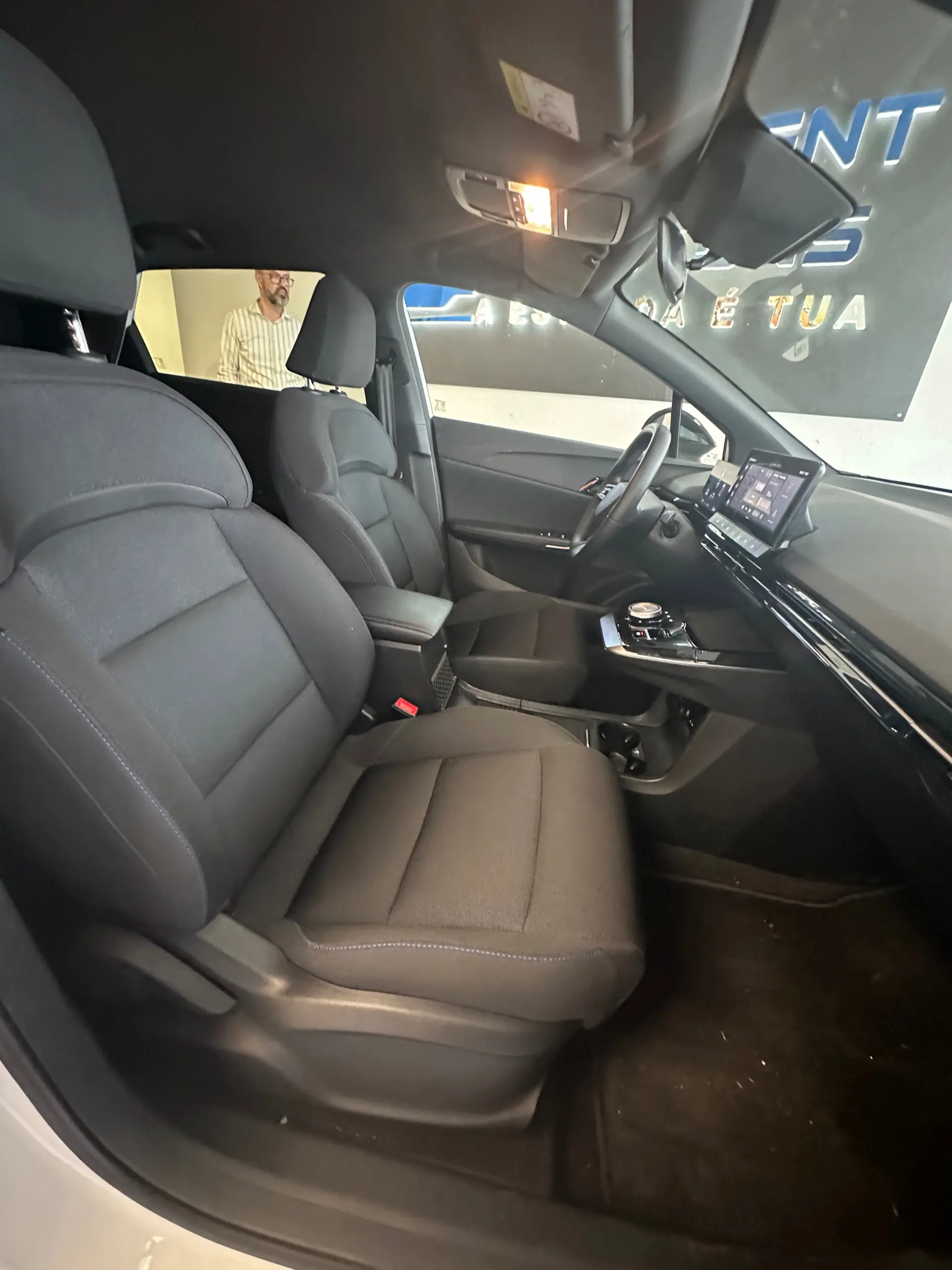 MG MG4 64 kWh Comfort 16